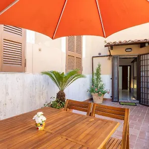 casa-gianni-5-stelle-apartment-with-garden.it-romehotels.com/